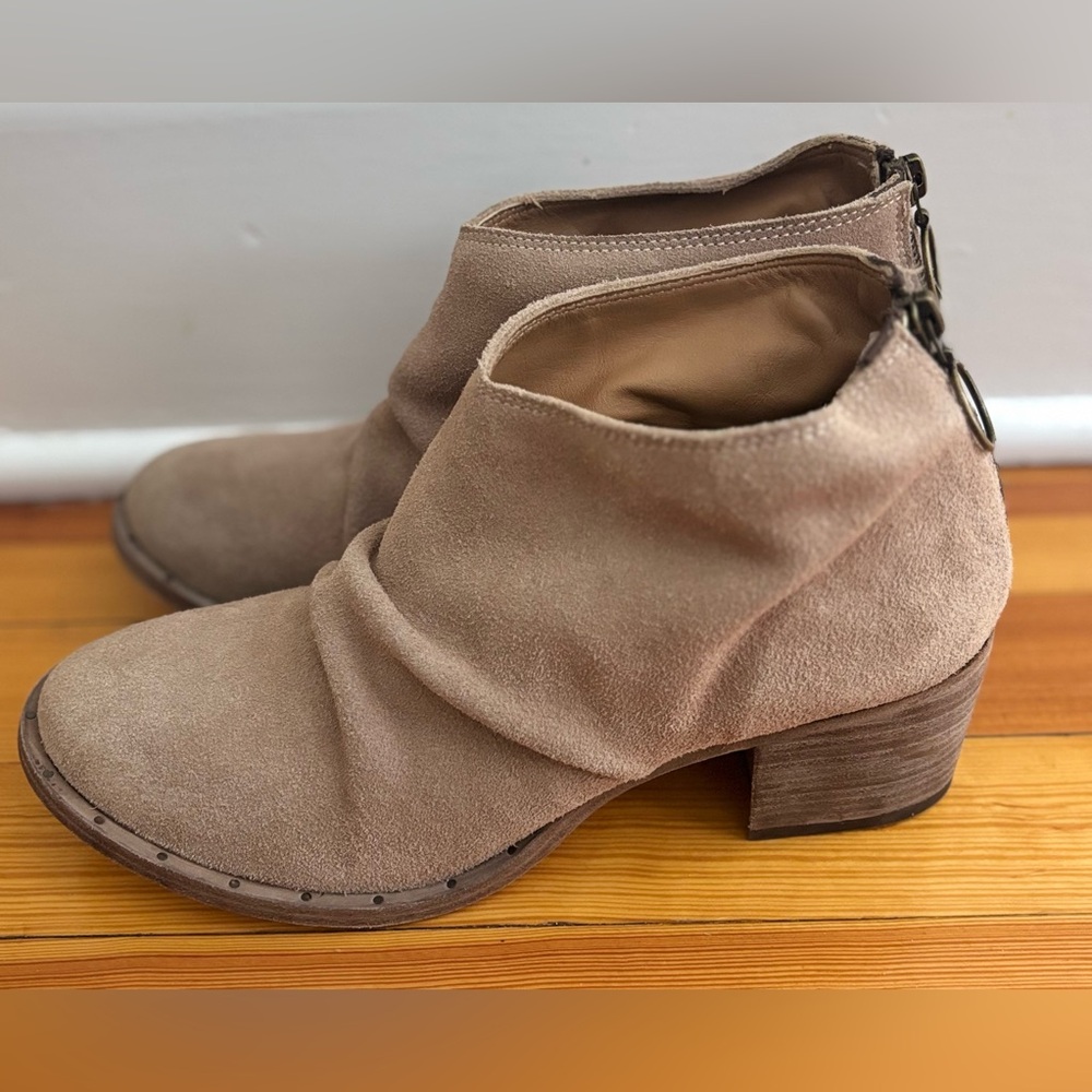 NEW Beek Anthropologie Tan Suede Back-Zip Heeled Ankle Boot Women 9.5 bootie